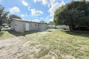 7821 NW 30th St, Davie, FL 33024 - Photo 2