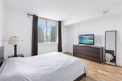 325 S Biscayne Blvd #2517, Miami, FL 33131 - Photo 6