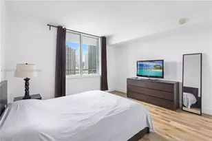 325 S Biscayne Blvd, Miami, FL 33131 - Photo 6