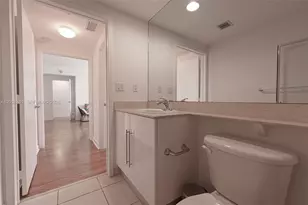 325 S Biscayne Blvd, Miami, FL 33131 - Photo 10