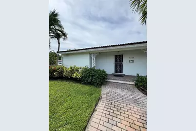 1030 NE 107th St #1030, Miami Shores, FL 33161 - Photo 4