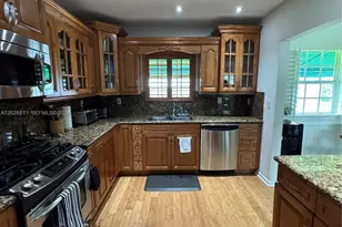 1030 NE 107th St, Miami Shores, FL 33161 - Photo 12
