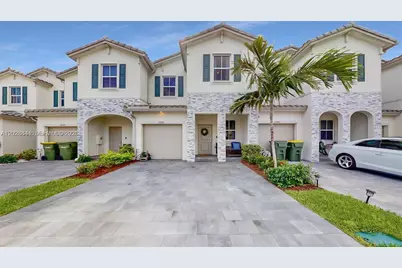 1030 SE 26th Ter #1030, Homestead, FL 33035 - Photo 1