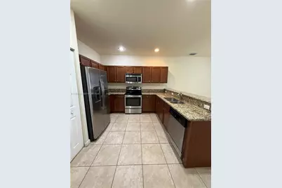 8923 W 35th Ave, Hialeah, FL 33018 - Photo 14