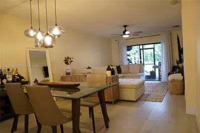 453 Lakeview Dr #2, Weston, FL 33326 - Photo 4