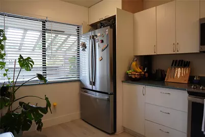 453 Lakeview Dr #2, Weston, FL 33326 - Photo 12