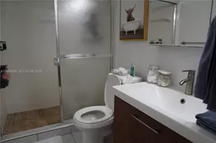 453 Lakeview Dr, Weston, FL 33326 - Photo 24