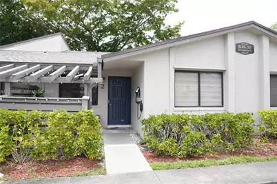 453 Lakeview Dr #2, Weston, FL 33326 - Photo 2