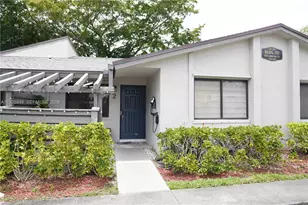 453 Lakeview Dr, Weston, FL 33326 - Photo 2