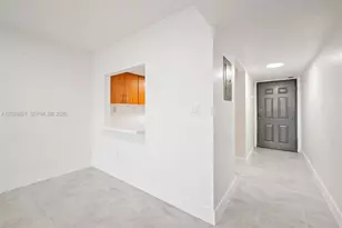 10090 NW 80th Ct, Hialeah Gardens, FL 33016 - Photo 6