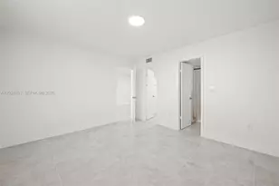 10090 NW 80th Ct, Hialeah Gardens, FL 33016 - Photo 16