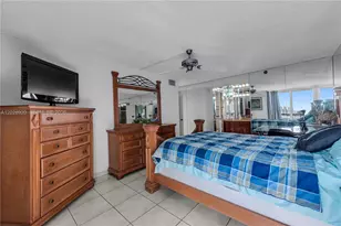 3200 Collins Ave, Miami Beach, FL 33140 - Photo 18