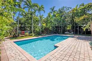 528 NE 72nd St, Miami, FL 33138 - Photo 2