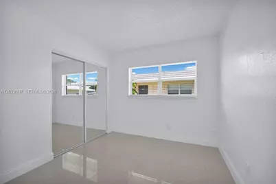 631 SW Kathy Ct, Margate, FL 33068 - Photo 4