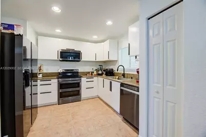 5955 London Ln #0, Tamarac, FL 33321 - Photo 8