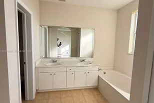 8528 SW 166th Pl, Miami, FL 33193 - Photo 18