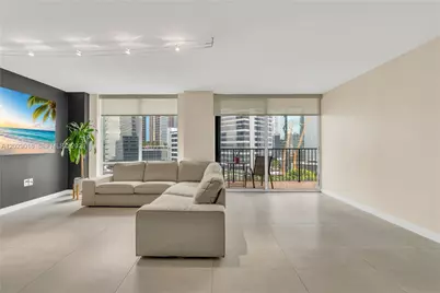 1450 Brickell Bay Dr #1815, Miami, FL 33131 - Photo 16