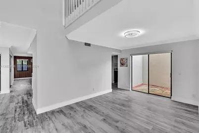 17532 NW 61st Ct N, Hialeah, FL 33015 - Photo 14