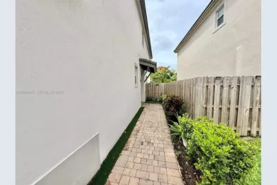 2462 NW 131st Cir, Miami, FL 33167 - Photo 4