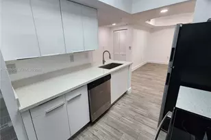 215 SW 117th Terrace, Pembroke Pines, FL 33025 - Photo 6
