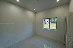 135 NW 60th St, Miami, FL 33127 - Photo 10