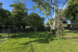 135 NW 60th St, Miami, FL 33127 - Photo 10