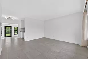 680 W 50th Pl, Hialeah, FL 33012 - Photo 8