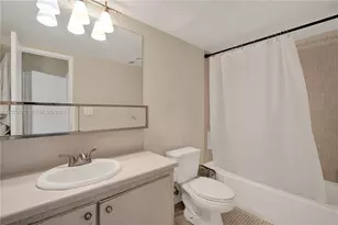 19390 Collins Ave, Sunny Isles Beach, FL 33160 - Photo 16