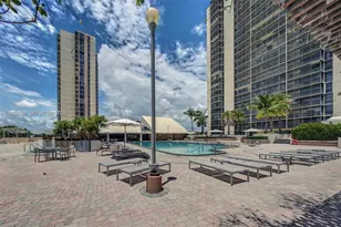 20379 W Country Club Dr, Aventura, FL 33180 - Photo 26