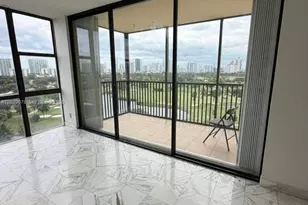 20379 W Country Club Dr, Aventura, FL 33180 - Photo 8