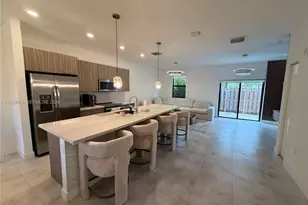 10407 NW 82nd St, Doral, FL 33178 - Photo 6