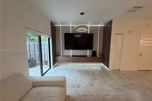 10407 NW 82nd St, Doral, FL 33178 - Photo 14