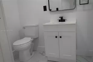 8220 NW 199th St, Hialeah, FL 33015 - Photo 8