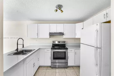 210 SW 11th St #209, Miami, FL 33130 - Photo 8