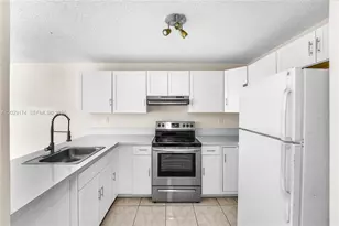 210 SW 11th St, Miami, FL 33130 - Photo 8