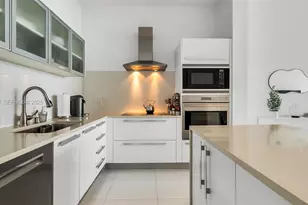 2020 N Bayshore Dr, Miami, FL 33137 - Photo 14