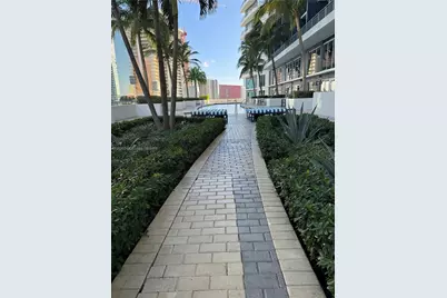 60 SW 13th St #2807, Miami, FL 33130 - Photo 16