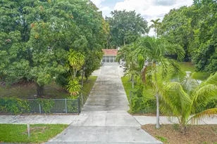 5613 Pierce St, Hollywood, FL 33021 - Photo 2