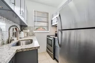 301 SW 10th Ave, Miami, FL 33130 - Photo 8