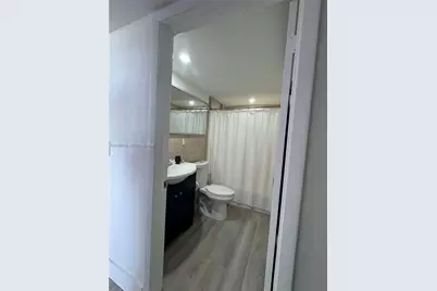 2000 NE 135th St #609, North Miami, FL 33181 - Photo 10