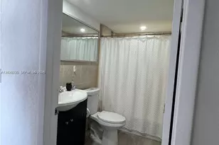 2000 NE 135th St, North Miami, FL 33181 - Photo 10