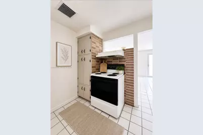 2040 NW 29th Ter #2040, Fort Lauderdale, FL 33311 - Photo 2