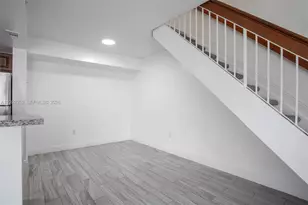 8580 NW 6th Ln, Miami, FL 33126 - Photo 6