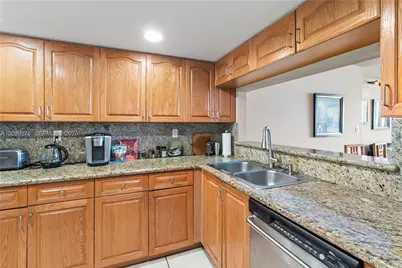 1717 N Bayshore Dr #A-2837, Miami, FL 33132 - Photo 12