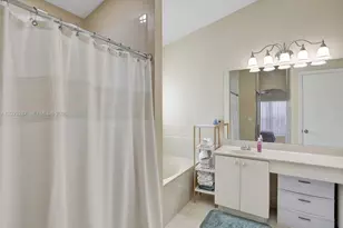 16541 NW 5th St, Pembroke Pines, FL 33028 - Photo 34