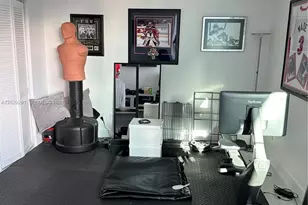 325 S Biscayne Blvd, Miami, FL 33131 - Photo 10