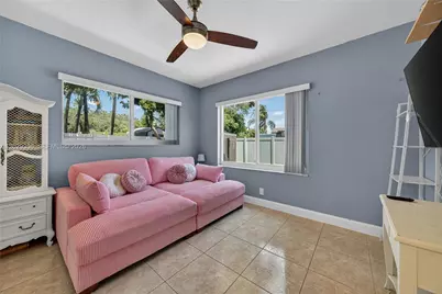 211 S 57th Way, Hollywood, FL 33023 - Photo 20