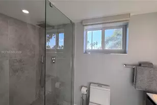 903 NE 27th Ave, Hallandale Beach, FL 33009 - Photo 16