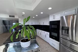 903 NE 27th Ave, Hallandale Beach, FL 33009 - Photo 8