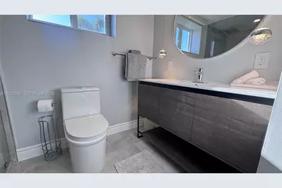 903 NE 27th Ave #903, Hallandale Beach, FL 33009 - Photo 18